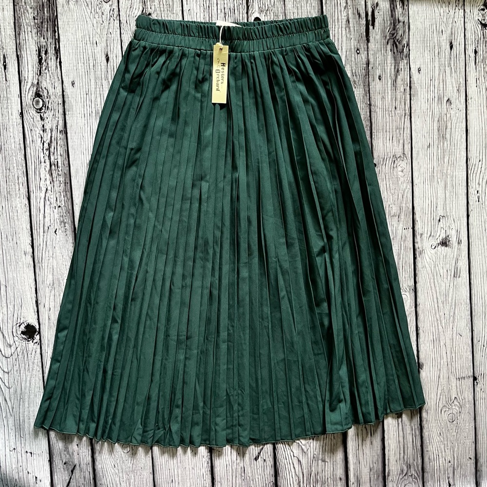 NWT Hester & Orchard Pleated Skirt